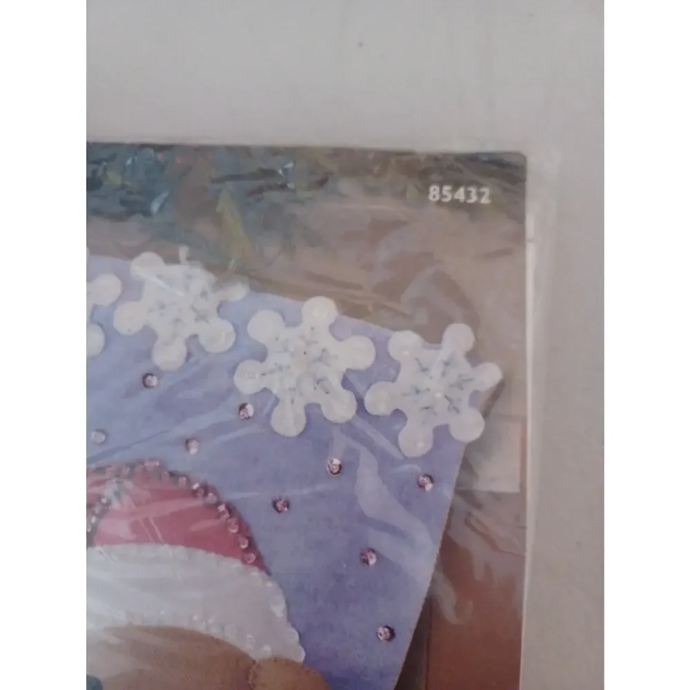 VTG Bucilla Felt Christmas Baby Bear Sequin Snow 18